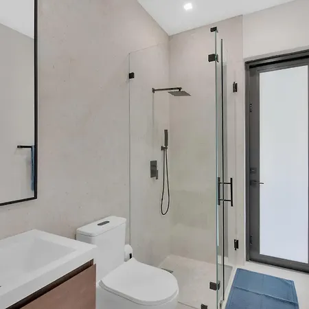 Villa Luxury - - With Pool Nice
