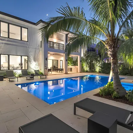 Luxury - - With Pool Nice