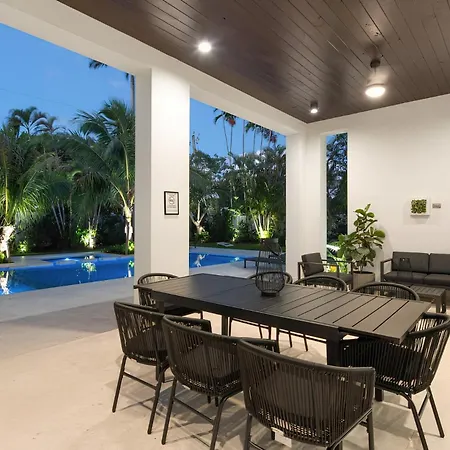 Luxury - - With Pool * Nice